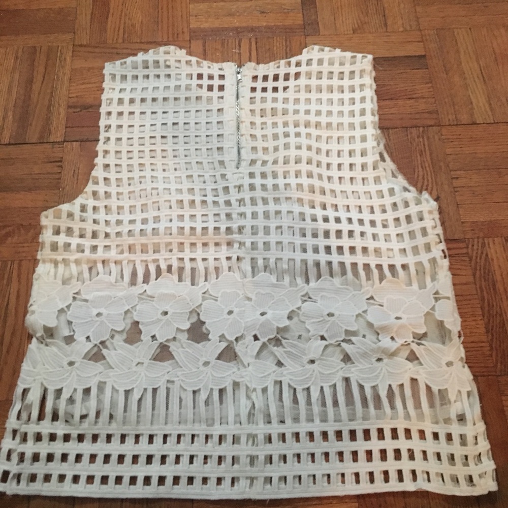 Endless Rose White Cutout Sleeveless Flower Top 🌹 - Picture 4 of 7